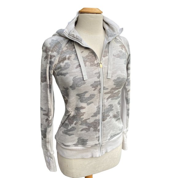 Athleta Triumph Grey Gypsum Camo Hoodie Sweatshirt Activewear Athleisure Sz XS - Picture 2 of 16